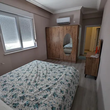 דירה Spacious 3 Bedroom - Quick Drive To Beach, Airport & Center *