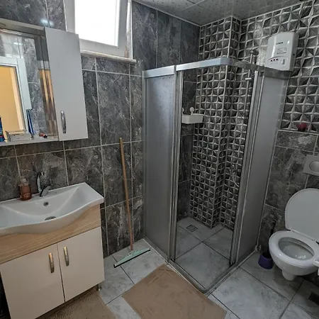 Fully Equipped 3 Bed Apartment